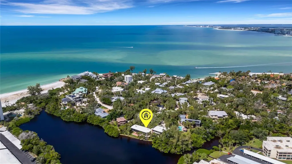 62 Sandy Hook Road S Sarasota FL 34242
