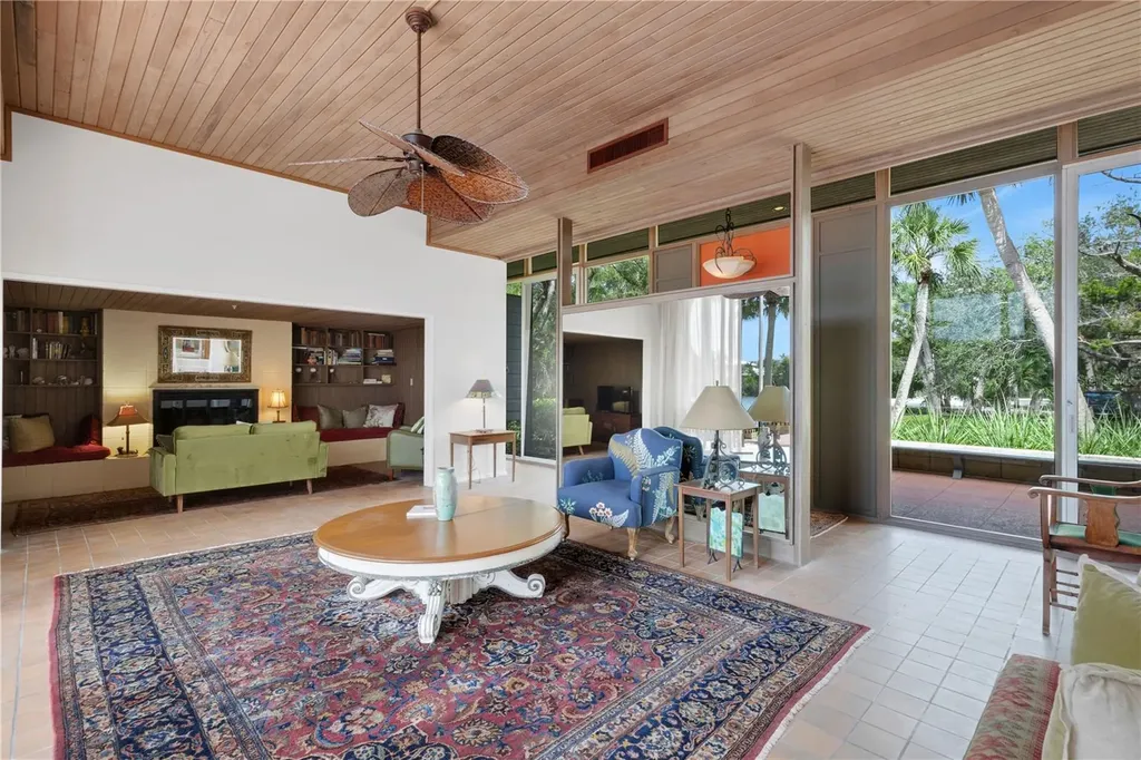 62 Sandy Hook Road S Sarasota FL 34242