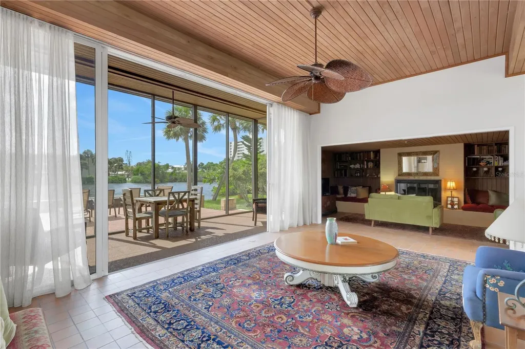 62 Sandy Hook Road S Sarasota FL 34242