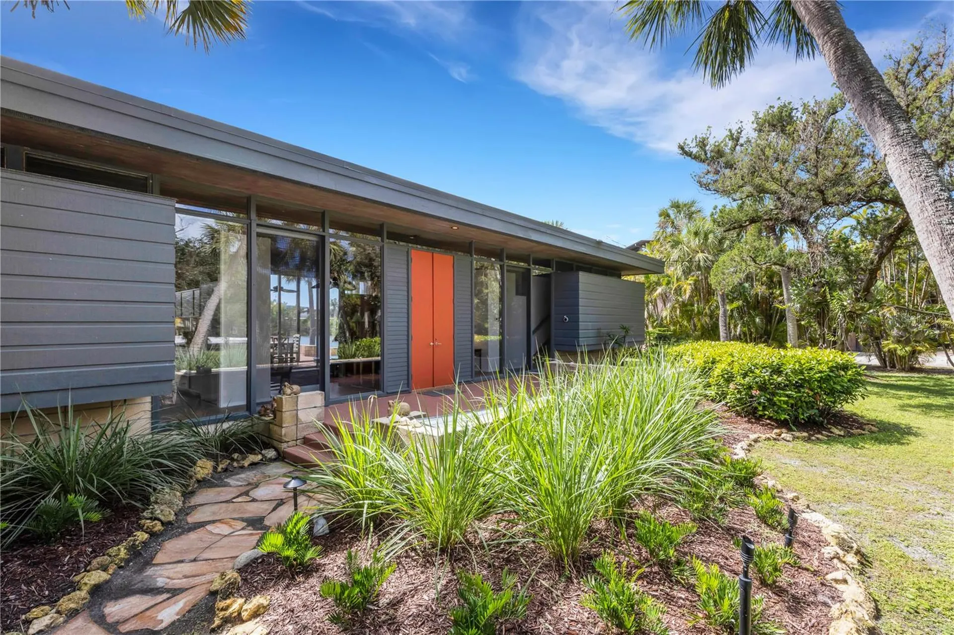 62 Sandy Hook Road S Sarasota FL 34242