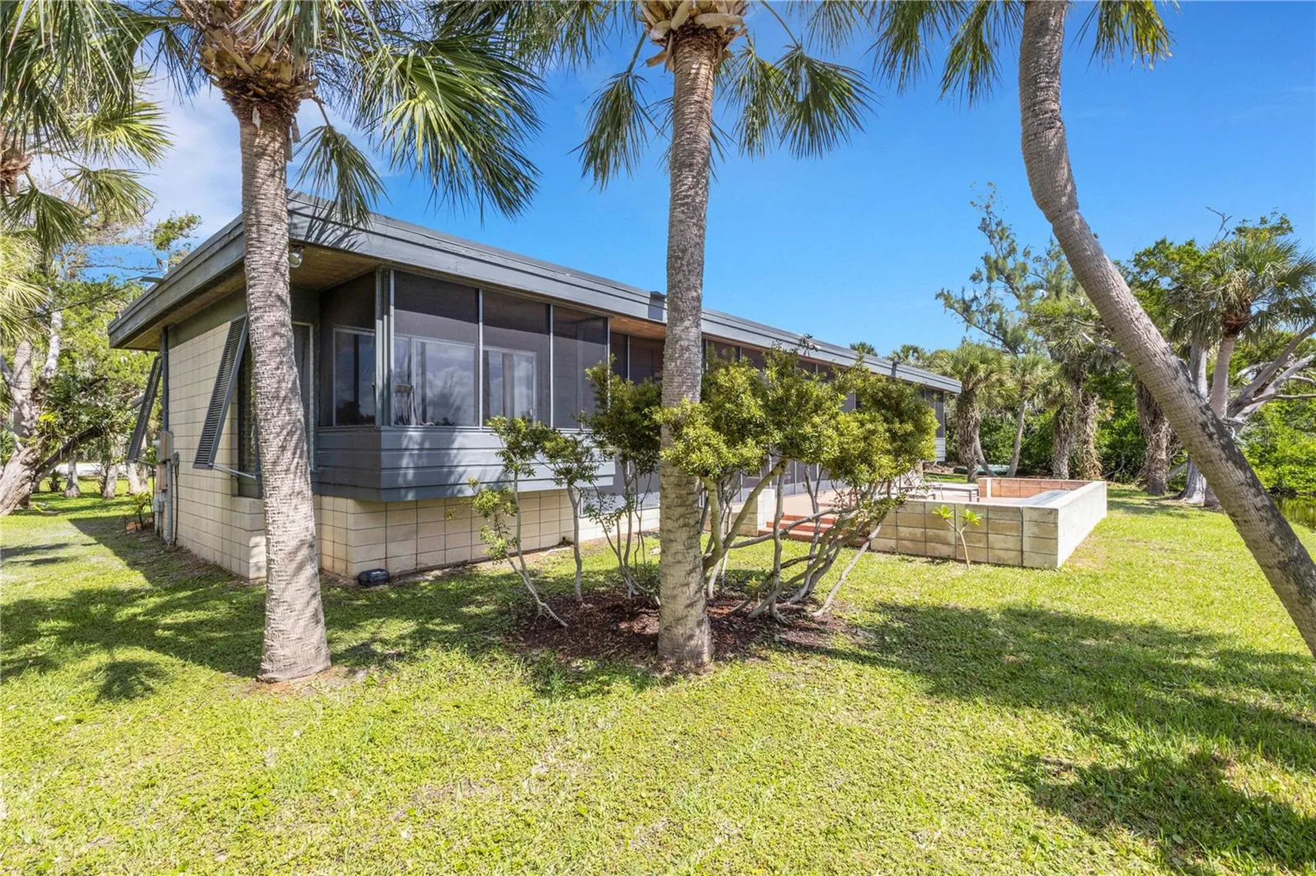 62 Sandy Hook Road S Sarasota FL 34242