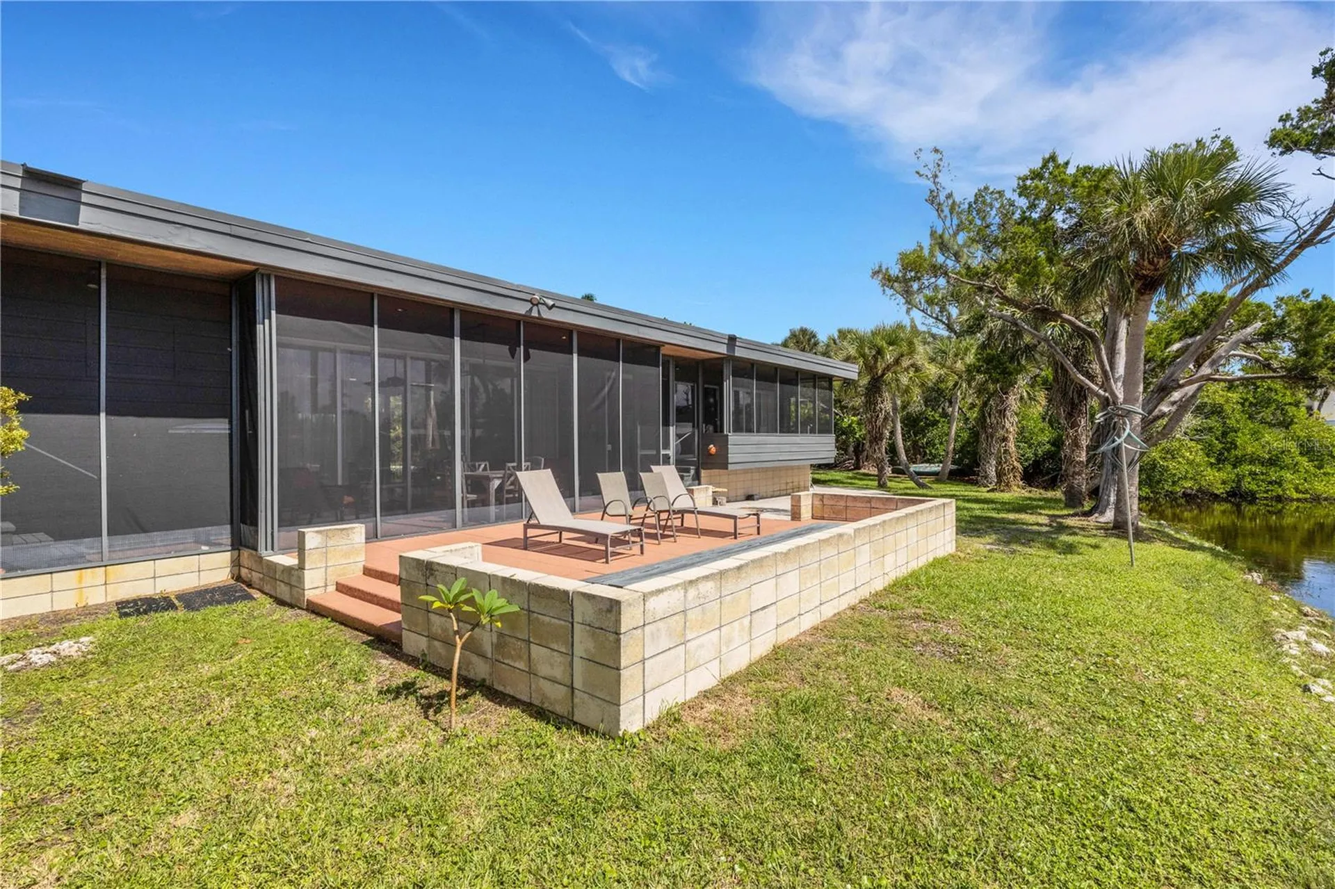 62 Sandy Hook Road S Sarasota FL 34242