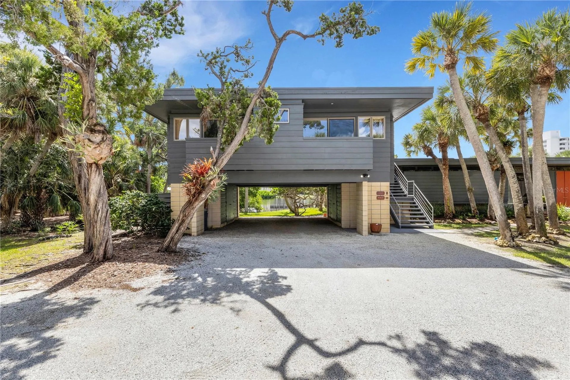 62 Sandy Hook Road S Sarasota FL 34242