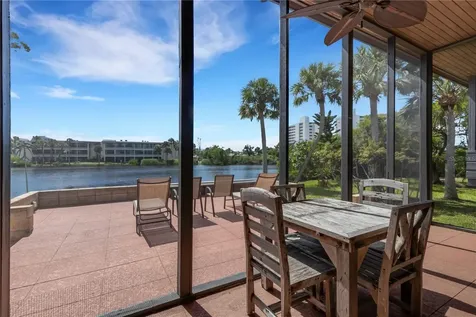 62 Sandy Hook Road S Sarasota FL 34242