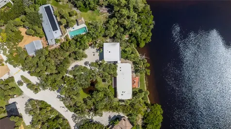 62 Sandy Hook Road S Sarasota FL 34242