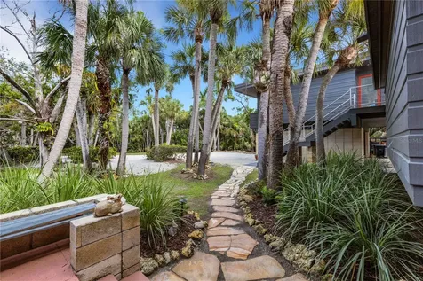 62 Sandy Hook Road S Sarasota FL 34242