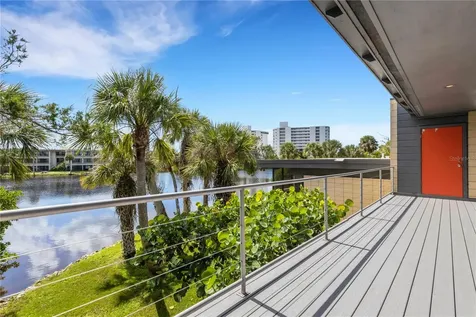 62 Sandy Hook Road S Sarasota FL 34242