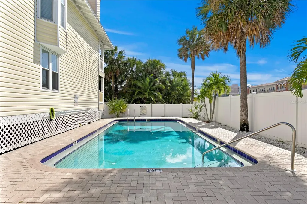 10399 Paradise Boulevard Treasure Island FL 33706
