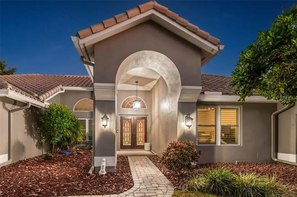 4918 E Longboat Boulevard Tampa FL 33615