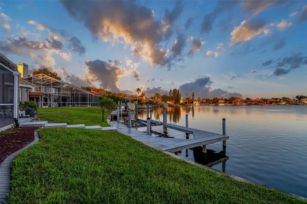 4918 E Longboat Boulevard Tampa FL 33615