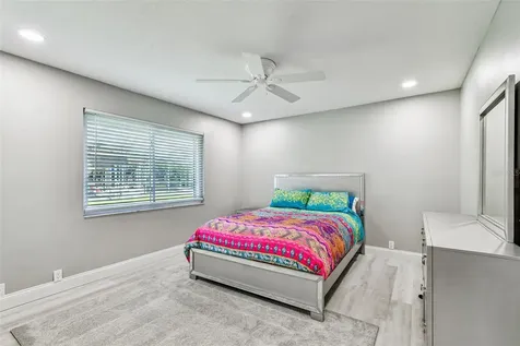 4918 E Longboat Boulevard Tampa FL 33615