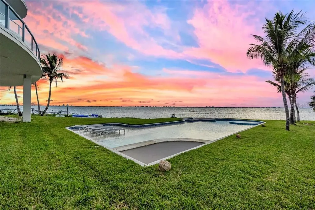 4035 Bay Shore Road Sarasota FL 34234