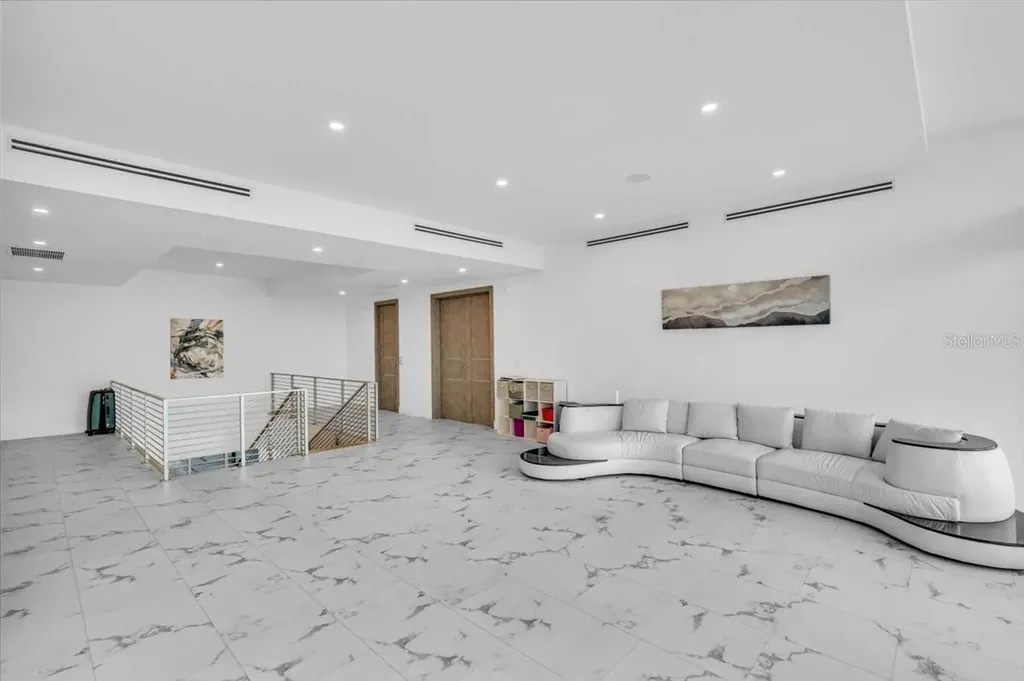 4035 Bay Shore Road Sarasota FL 34234