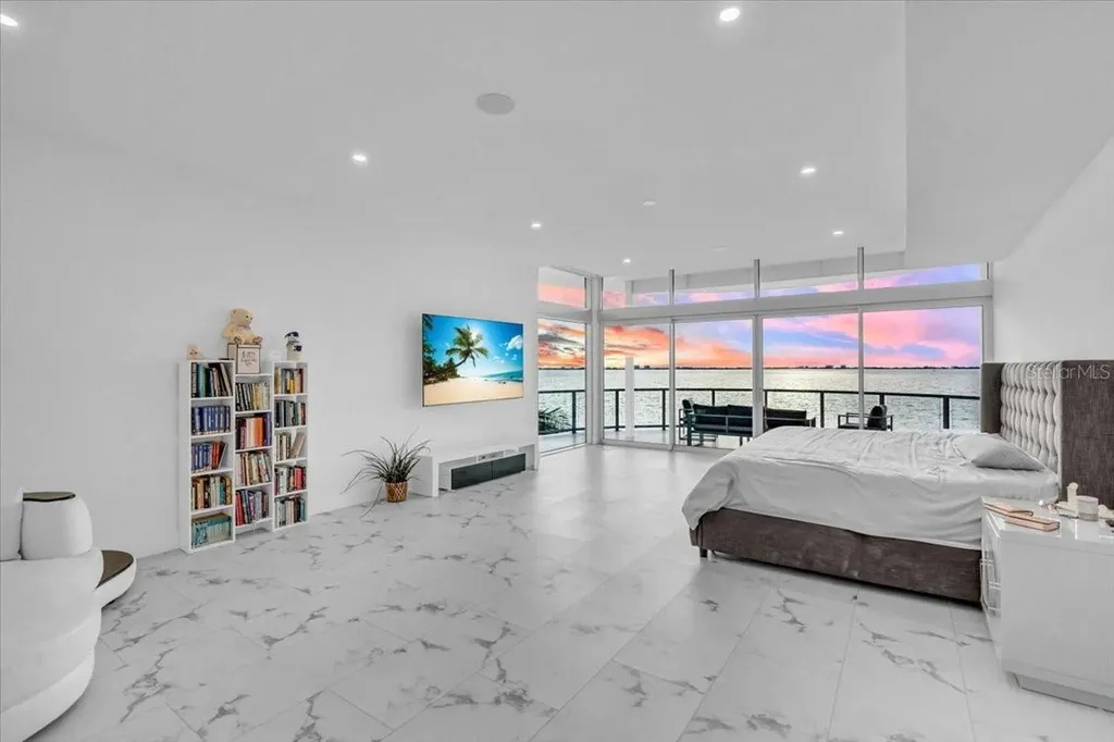 4035 Bay Shore Road Sarasota FL 34234