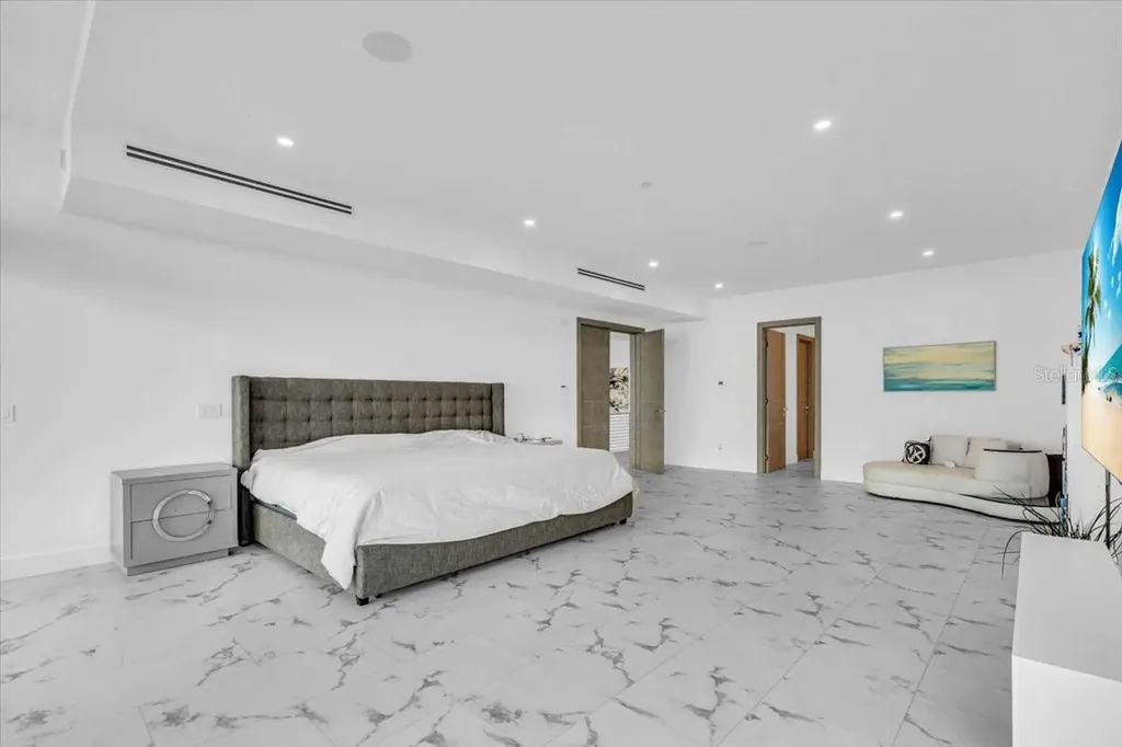 4035 Bay Shore Road Sarasota FL 34234