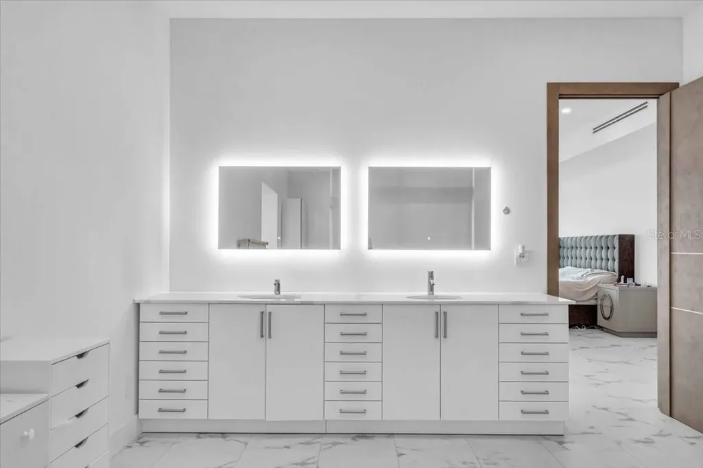 4035 Bay Shore Road Sarasota FL 34234