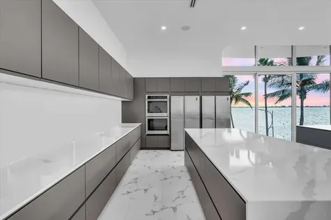 4035 Bay Shore Road Sarasota FL 34234
