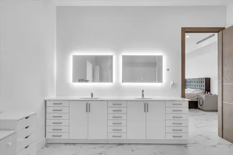 4035 Bay Shore Road Sarasota FL 34234