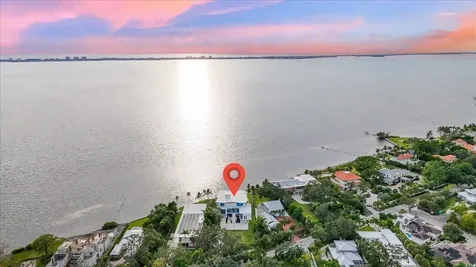 4035 Bay Shore Road Sarasota FL 34234