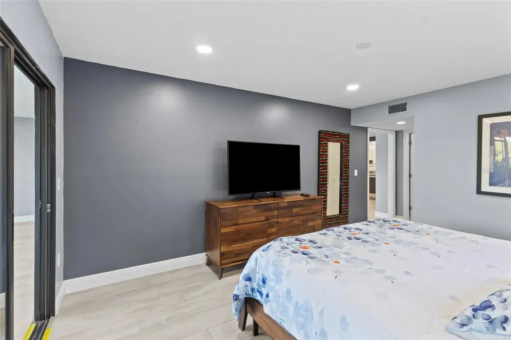 1627 Boathouse Circle Sarasota FL 34231