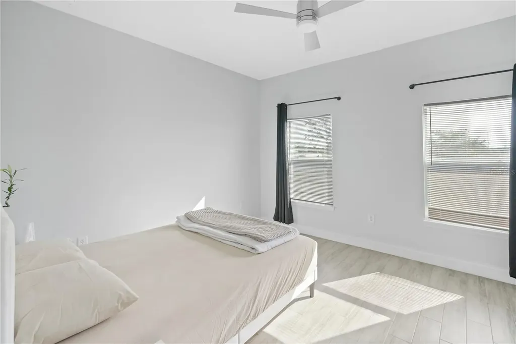 817 Desmoines Place Kissimmee FL 34759