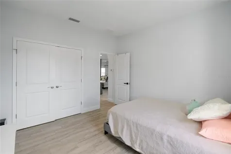 817 Desmoines Place Kissimmee FL 34759