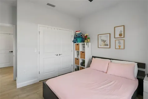 817 Desmoines Place Kissimmee FL 34759