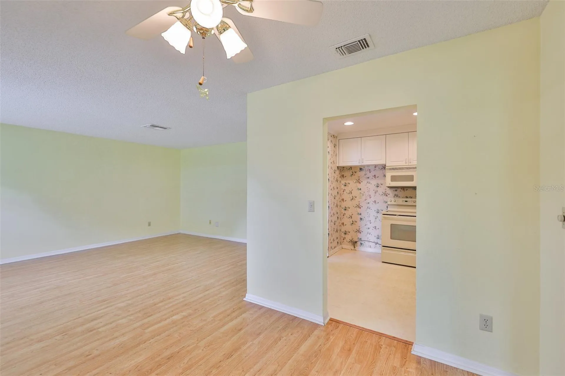 1908 Canterbury Lane Sun City Center FL 33573