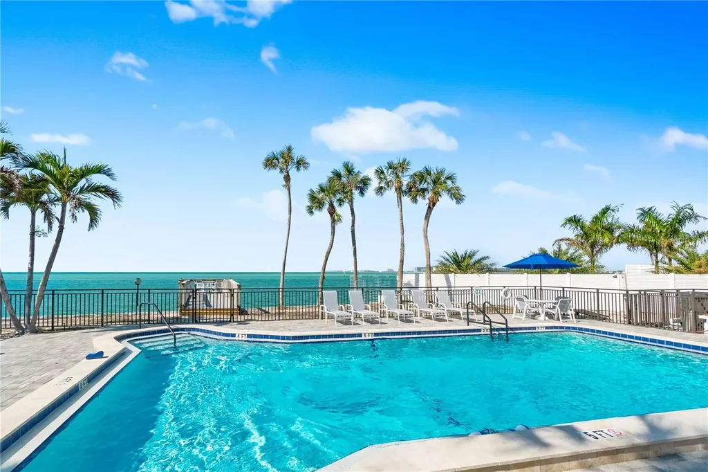 4822 Ocean Boulevard Sarasota FL 34242