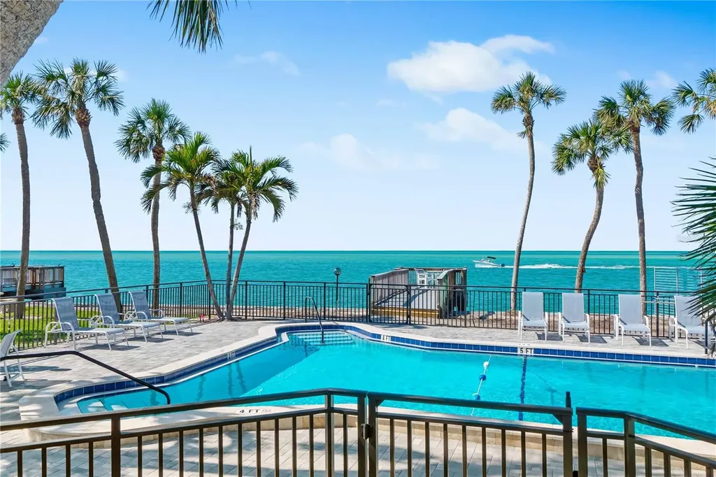 4822 Ocean Boulevard Sarasota FL 34242