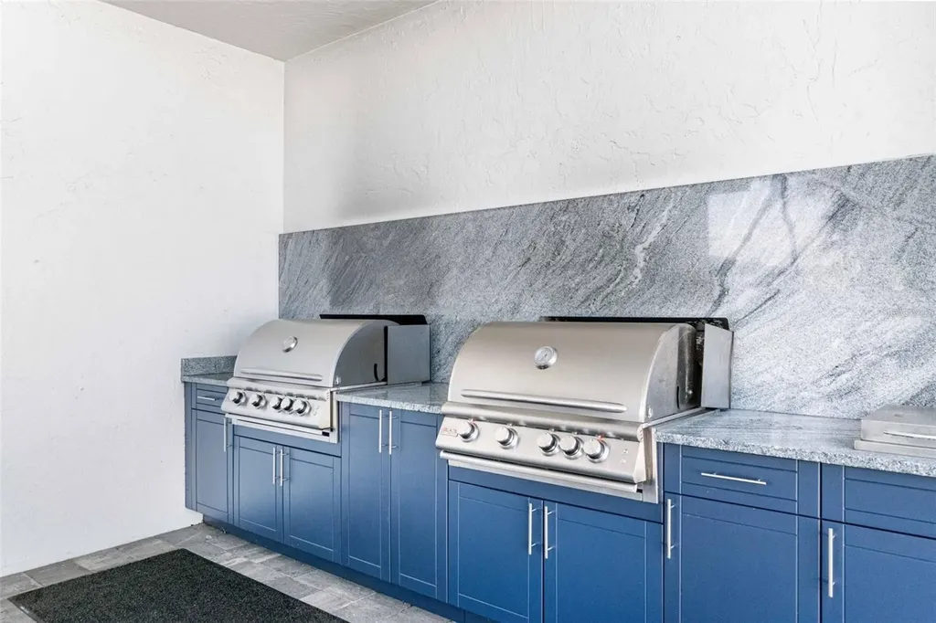 4822 Ocean Boulevard Sarasota FL 34242