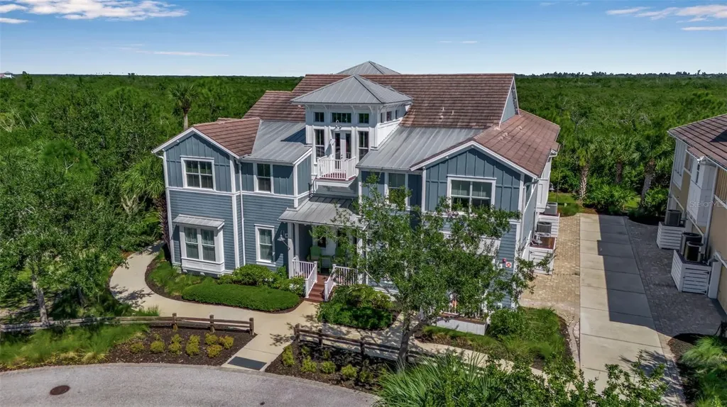 321 Sapphire Lake Drive Bradenton FL 34209