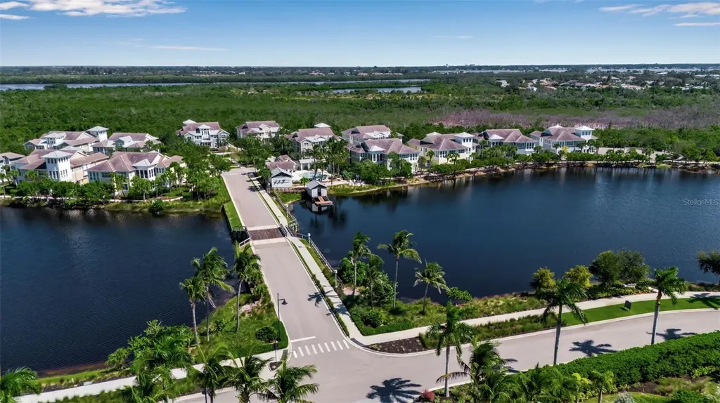 321 Sapphire Lake Drive Bradenton FL 34209