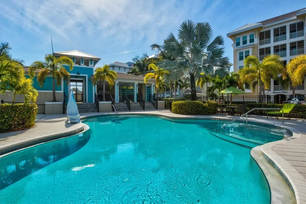 321 Sapphire Lake Drive Bradenton FL 34209