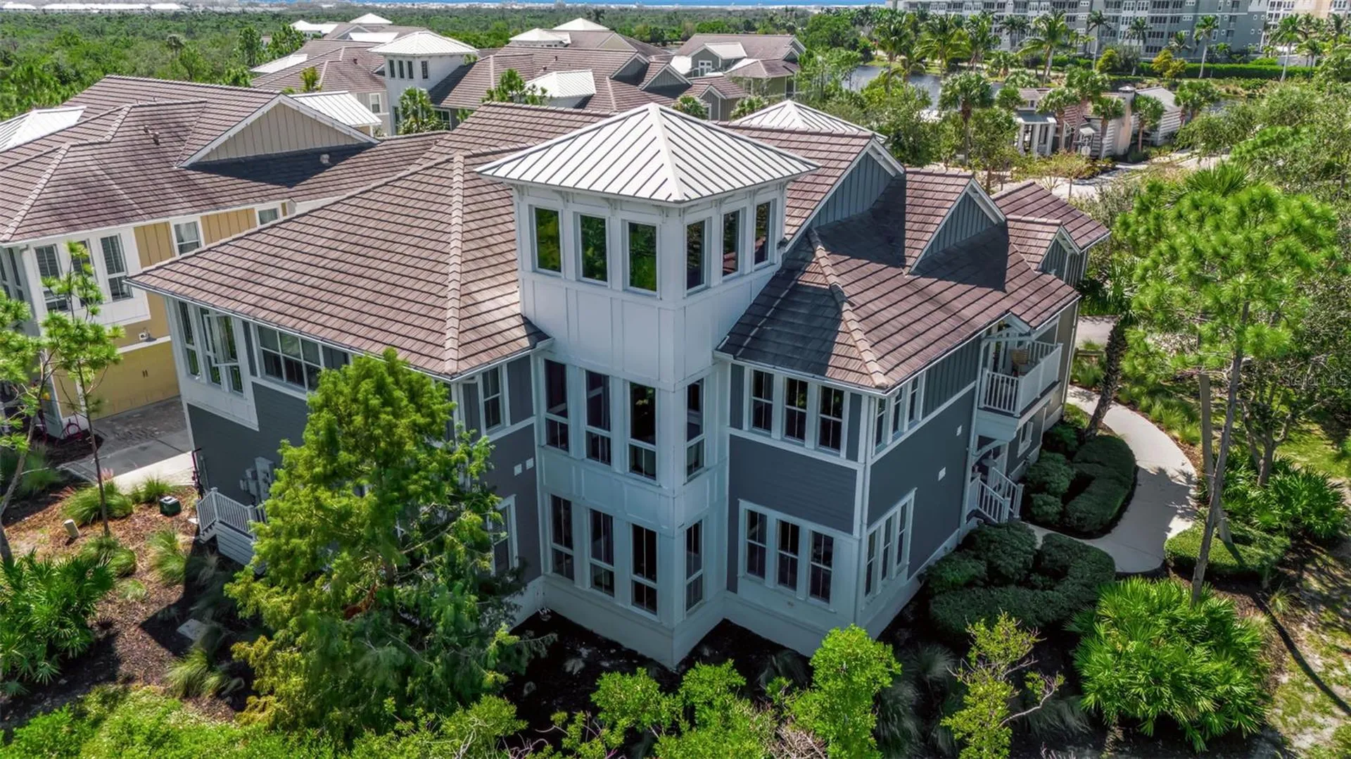 321 Sapphire Lake Drive Bradenton FL 34209