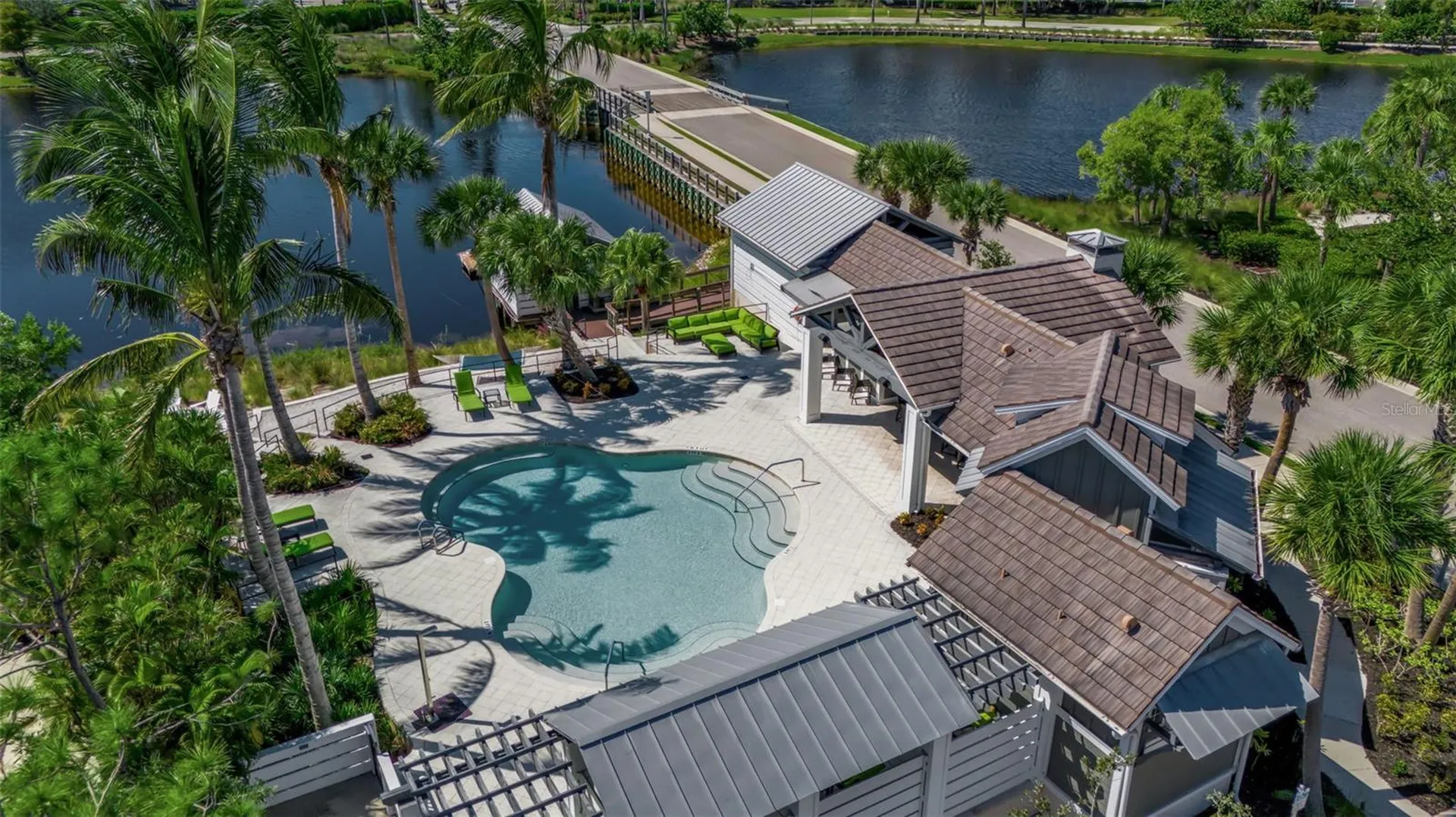 321 Sapphire Lake Drive Bradenton FL 34209