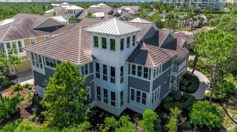 321 Sapphire Lake Drive Bradenton FL 34209