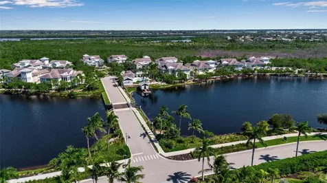 321 Sapphire Lake Drive Bradenton FL 34209