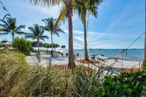 321 Sapphire Lake Drive Bradenton FL 34209