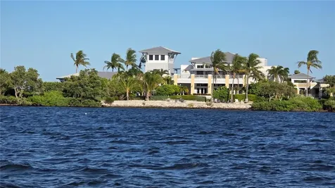 321 Sapphire Lake Drive Bradenton FL 34209