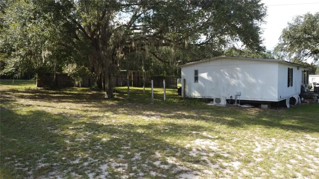 17281 SE 130th Weirsdale FL 32195