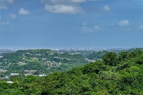 C42-43 Valle Escondido Guaynabo PR 00971