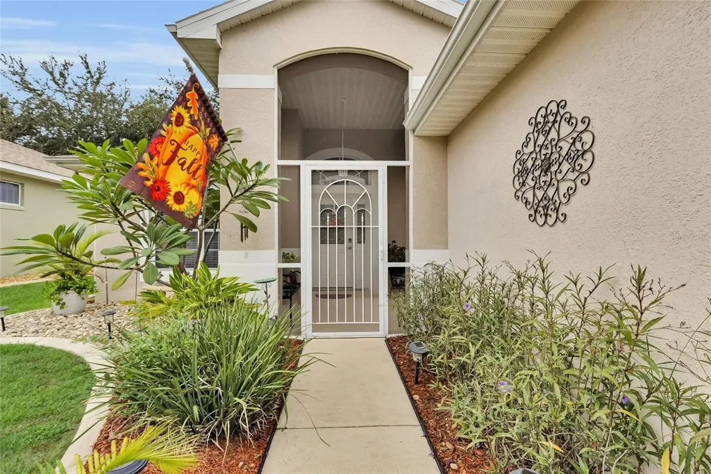 5138 Indian Ocean Loop Tavares FL 32778
