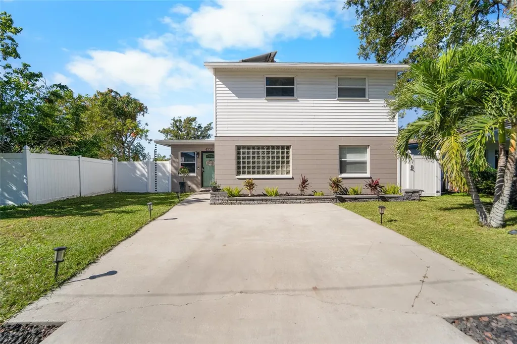4220 19 Street N St Petersburg FL 33714