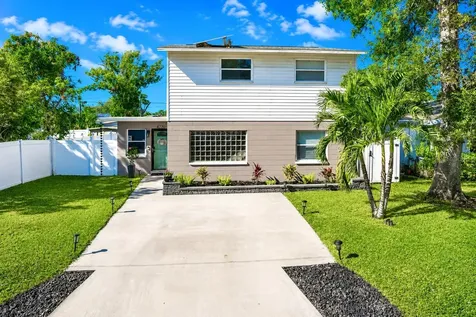 4220 19 Street N St Petersburg FL 33714
