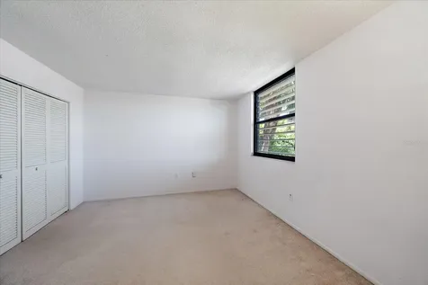 182 Pineneedle Drive Bradenton FL 34210