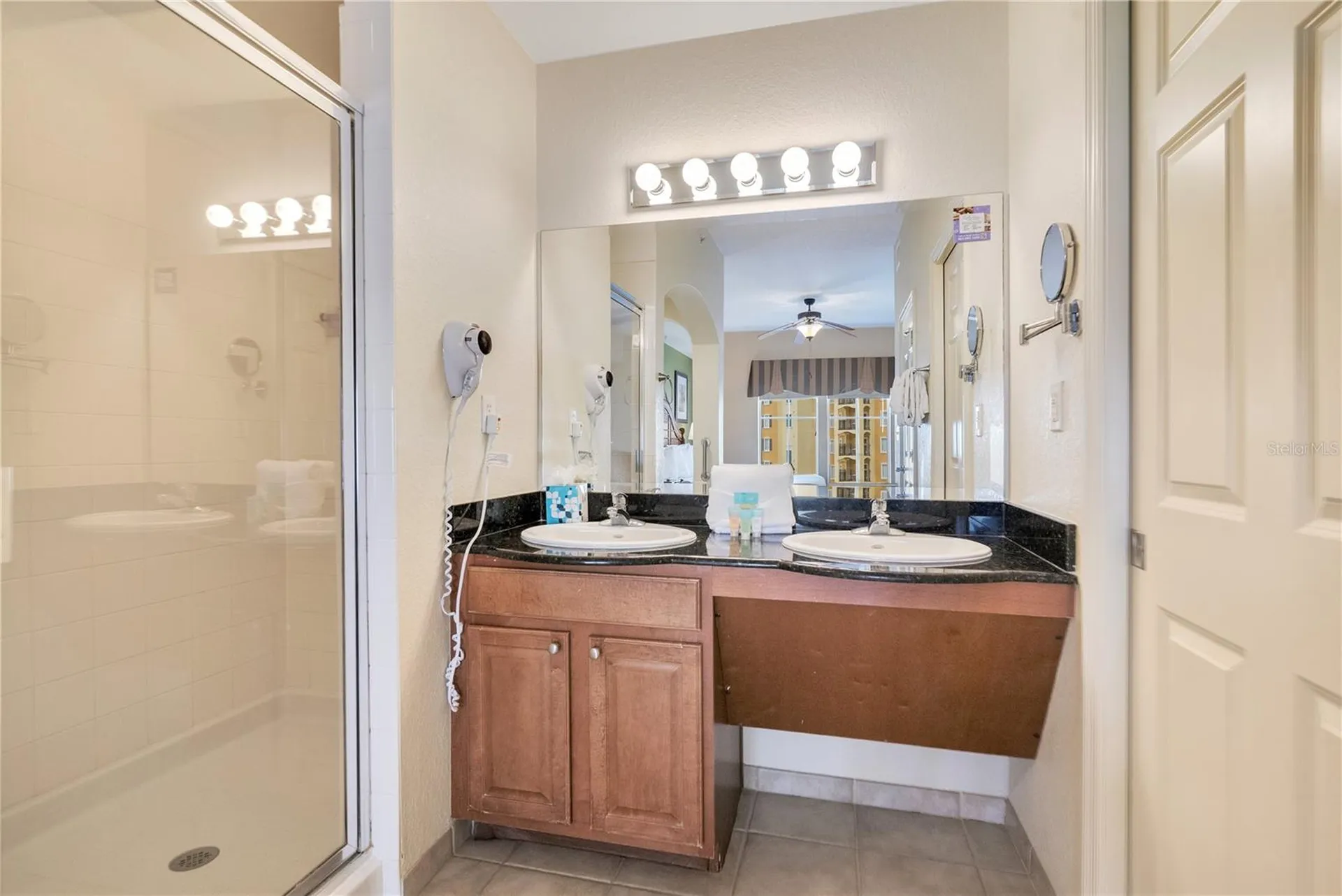 8101 Resort Vlg Drive Orlando FL 32821