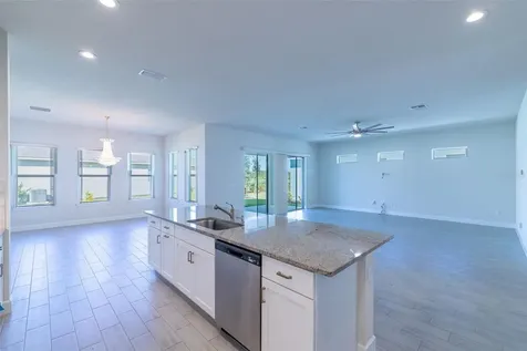 525 Mosaic Boulevard Daytona Beach FL 32124