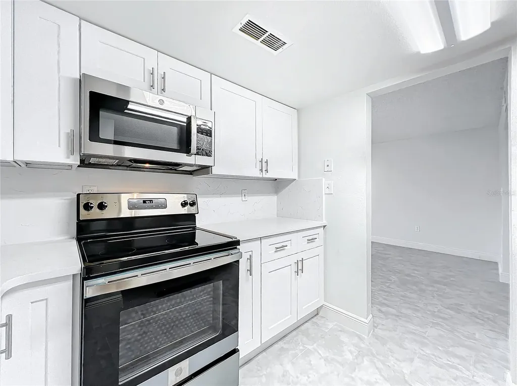 802 Sky Lake Circle Orlando FL 32809