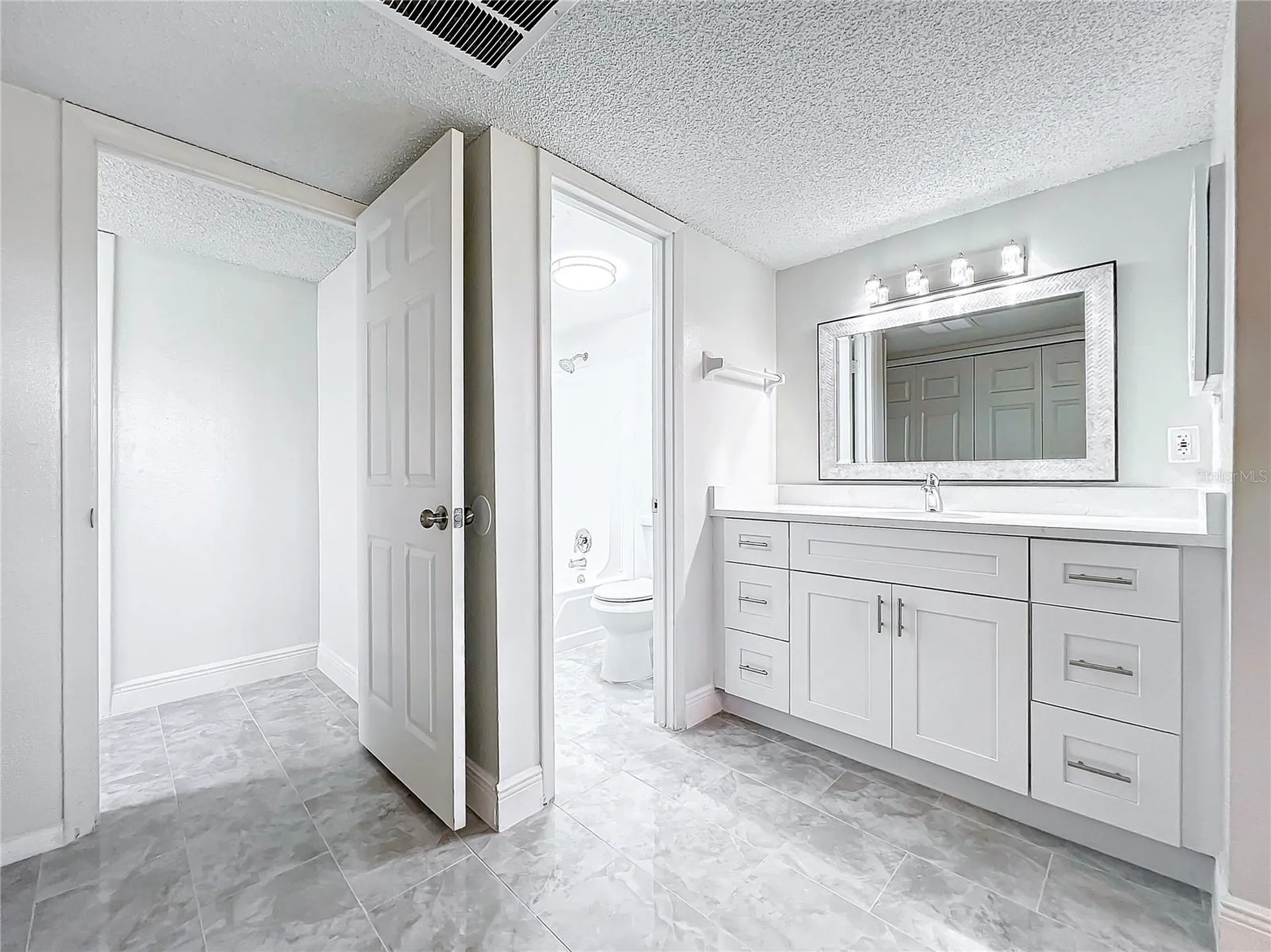 802 Sky Lake Circle Orlando FL 32809